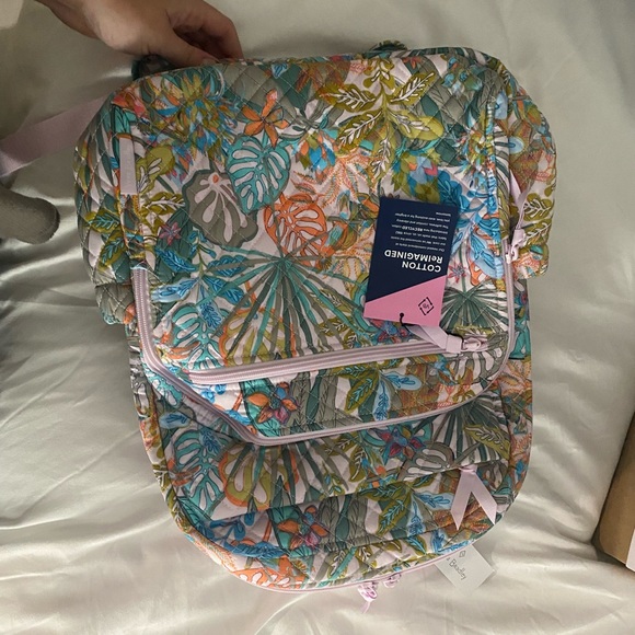 *SOLD* NWT Vera Bradley backpack - Picture 2 of 11